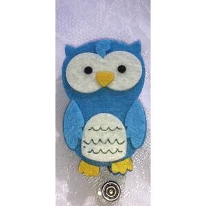 Felt Blue Owl ID Badge Holder with Swivel Clip and Retractable Snap Lanyard